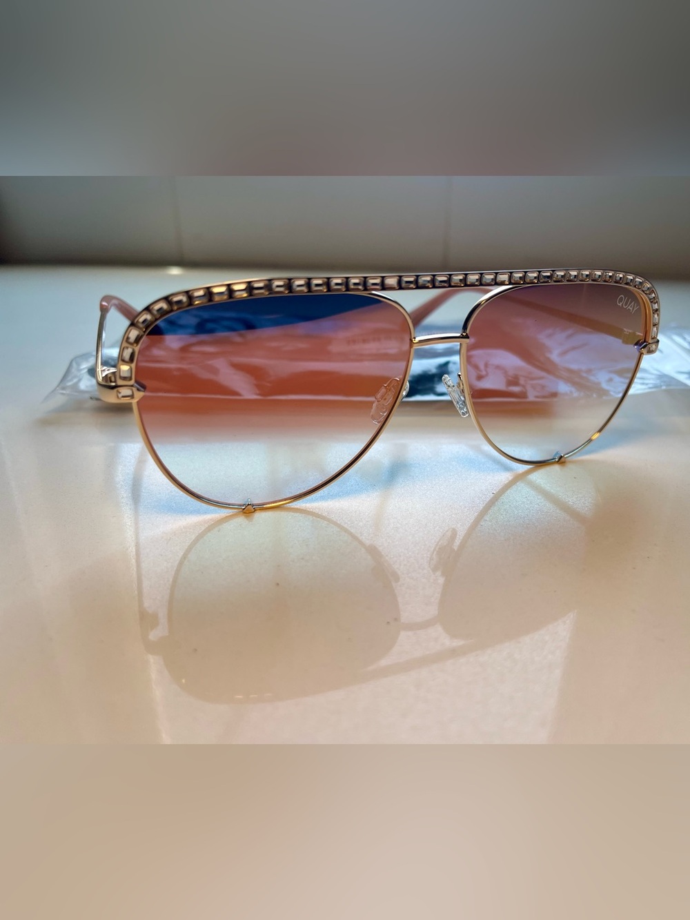 QUAY High Key Bling XL - Rose Gold Frame / Copper Fade Lens - NWT - RARE!! - Picture 2 of 5